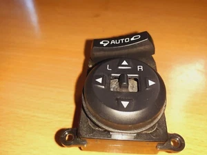 KIA CERATO mirror folding switch YD, 04/13-05/18 13 14 15 16 17 18 - Picture 1 of 4