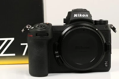 Nikon Z7 II Body Vollformat Systemkamera 45,7 MP für Höchste Präzision, 16 Ausl. - Bild 1 von 4