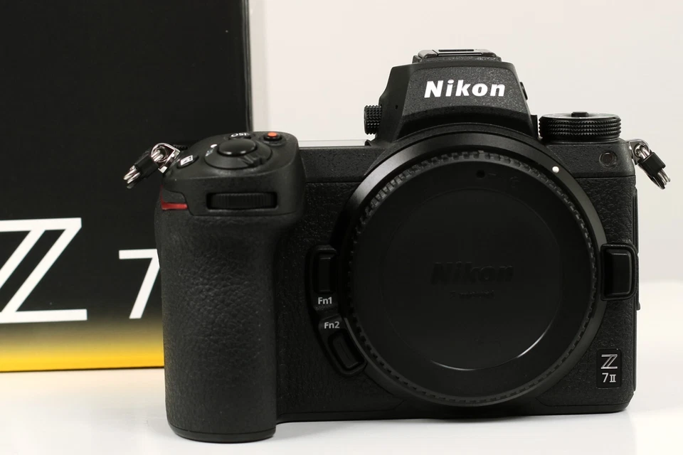 Nikon Z7 II Body Vollformat Systemkamera 45,7 MP für Höchste Präzision, 16 Ausl. - Bild 1 von 4