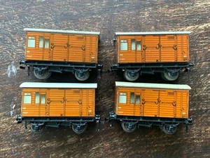4x Vintage Hornby NE 2337 Tinplate Horse Box Wagons Model Railway - Foto 1 di 6