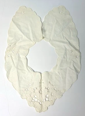 Cuello desmontable vintage de algodón marfil bordado floral corte encaje festoneado Foto 1 de 4