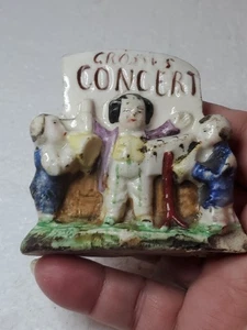Antigua mini estatuilla vintage "Concierto de cruces" banda de 3 hombres "tal cual" porcelana antigua - Imagen 1 de 11