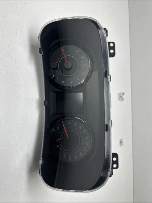 2015-2020 Toyota Sienna Speedometer Instrumental KPH Cluster 83800-08690-00 OEM - Image 1 of 4