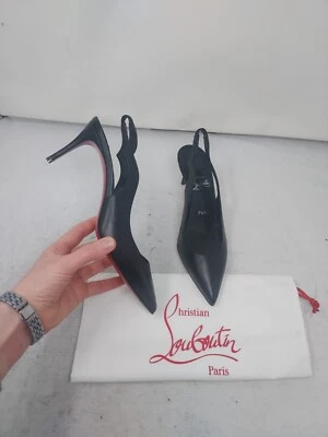 Christian Louboutin Black Hot Chick Slingback Pump Tamanho UE 37 EUA 7 FEMININO Novo - Imagem 1 de 4