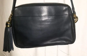 Bolso de hombro cruzado Tignanello de cuero azul marino compacto ¡pero dura mucho! - Imagen 1 de 6