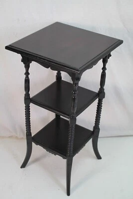 Antigua mesa de ébano Eastlake de tres niveles victoriana tardía del siglo XIX Foto 1 de 4