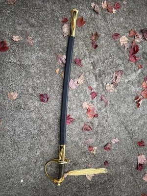 Réplica de espada con funda Foto 1 de 4