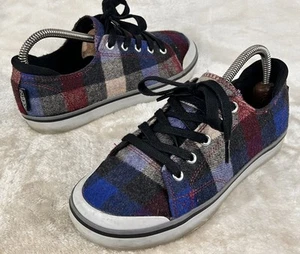 Keen Elsa III Women's Size 7 Wide Blue Red Plaid Flannel Fashion Sneaker Shoes - Picture 1 of 7