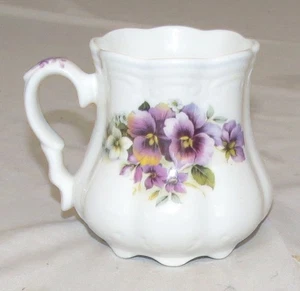 Allyn Nelson 3.5/8 inch Bone China Mug with Pansies - England - Picture 1 of 3