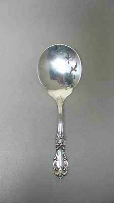  VINTAGE REED & BARTON "BURGUNDY" STERLING SILVER TOMATO SERVER, c. 1946  - Image 1 of 4