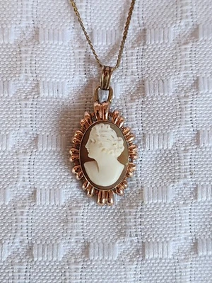 Collar de cadena vintage colgante camafeo 1/20 12K GF borde floral Van Dell Co 18"  Foto 1 de 3