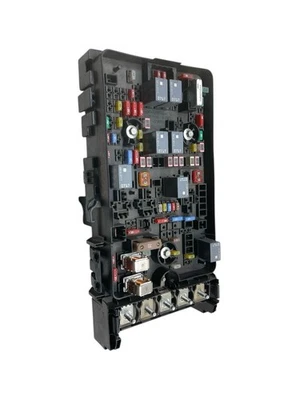 2016 Chrysler 200 3.6L Engine Fuse Box 16 17 OEM AT AWD Sedan - Image 1 of 4