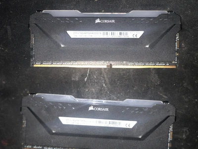 Corsair Vengeance RGB 16GB Kit DDR4-4000 CL19 (CMW16GX4M2K4000C19) - Bild 1 von 2