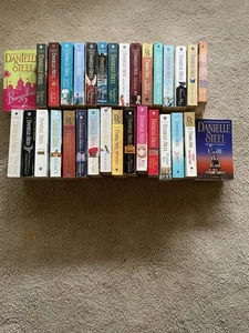 Lot Of 11 Random Danielle Steel Novels Paperbacks - Picture 1 of 5