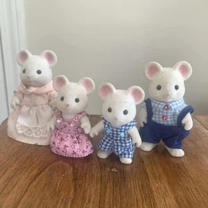 Calico Critters Milky Mouse Family Set Complete Mom Dad Boy Girl Clothed - Picture 1 of 5