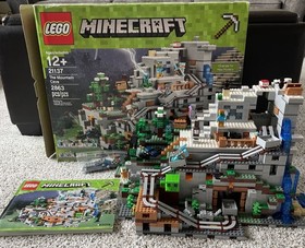 LEGO Minecraft: The Mountain Cave (21137) 100% Complete W/ Box & Manual