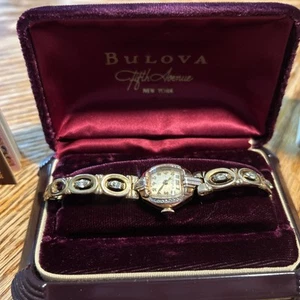 VINTAGE DAMEN ARMBANDUHR BULOVA 68K 17 JEWELS HÄLT DIE ZEIT TOP 14K GF - Bild 1 von 14