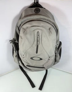 Mochila gris vintage Y2K Oakley Flak Pack ranura para computadora portátil bolsa táctica acolchada trasera - Imagen 1 de 14