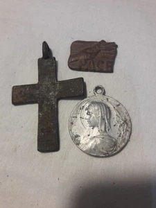 croce e medaglia -militaria - Foto 1 di 2