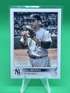 2022 Topps Update Yogi Berra US8 Photo Variations SP New York Yankees - Picture 1 of 2