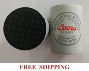 COORS LIGHT 2 CERVEZAS 12 oz LATA COOZIES ENFRIADORES KOOZIE COOLIE HUGGIE FONDO COMPLETO NUEVO - Imagen 1 de 1