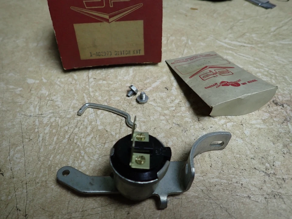 Kit de interruptor de luz de respaldo Studebaker AC-2373 NOS 1960 Lark 1961 Hawk Foto 1 de 1