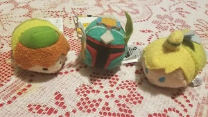 Menge drei (3) Tsum Tsum Plüschtiere (Boba Fett, Peter Pan, Tinker Bell) mit Etikett - Bild 1 von 2
