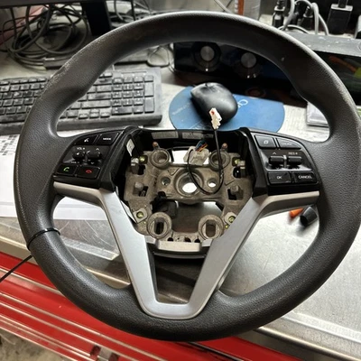 2016 - 2018 HYUNDAI TUCSON STEERING W/ SWITCHES & TRIM COVER OEM - Image 1 of 4