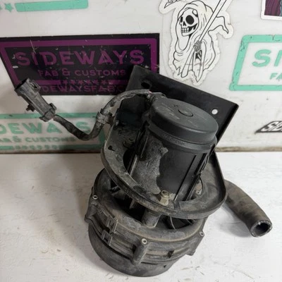 03-08 Bomba de smog de inyección de aire secundaria Maserati Quattroporte M139 Foto 1 de 4