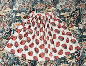 Vtg 1950s White Cotton Skirt XS Novelty Print Pink Boater Hats 25 Waist - Picture 1 of 8