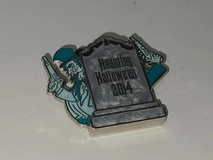Haunting Halloween 2014 The Duelers Haunted Mansion Glow LE of 3000 Disney Pin - Picture 1 of 3