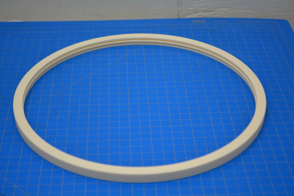 93H0465 / CERAMIC RING QUANTUM XYCARB / QUANTUM - Image 1 of 4