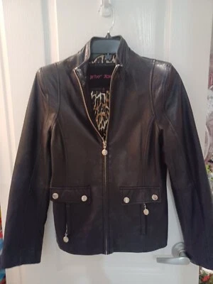 PRECIOSA Chaqueta Betsey Johnson Cuero Genuino Suave Motociclista Moto Negra PEQUEÑA Foto 1 de 4
