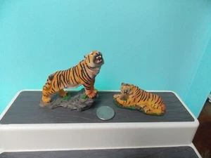 2 resin Tiger Figures - Picture 1 of 3