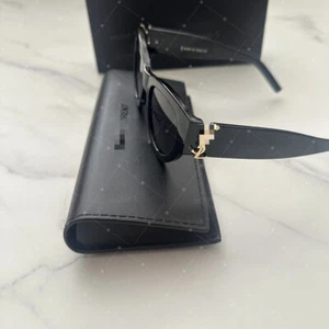 New sunglasses for women - Fashion item - Elegance - Picture 1 of 4