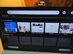 LG 32" Smart LED TV Class High-Definition Picture Quality (720p) Pre-owned - Picture 1 of 11