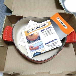 Le Creuset Cherry Red Shallow Two-Handed Pot Cookware - Picture 1 of 9