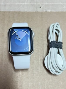 Apple Watch Series 4 40 mm Estuche de aluminio Correa deportiva (GPS+celular) desbloqueado - Imagen 1 de 4