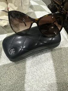 CHANEL CC Logo Bow Sunglasses Eye Wear Plastic Leather Brown 5281-Q-A 60RL083 - Picture 1 of 8