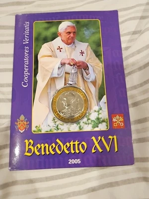 Moneda del Papa Benedicto XVI 2005 a 2013, emitida por la Ciudad del Vaticano Foto 1 de 4