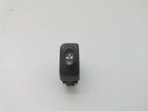 PULSANTIERA ANTERIORE DESTRA PER RENAULT Scenic Serie 7700431172 (99>03) - Foto 1 di 6
