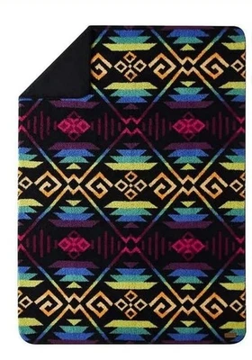 Pendleton Sherpa Fleece Cozy Throw (Coyote Butte Black), 50 x 70'' - Image 1 of 4