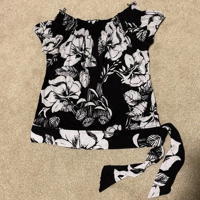 Blusa WHBM Mujer Top Hombro Descubierto Gorra Manga Elastizada Negra Blanca Floral, Talla M Foto 1 de 4