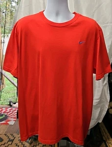 Camiseta Nike Regular Roja Azul Bordada Swoosh SS 100% Algodón Para Hombre 2XL - Imagen 1 de 5