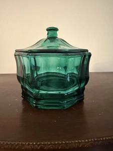 Vtg Emerald Green Indiana Glass Concord Octagon Shaped Candy Dish With Lid - Picture 1 of 7