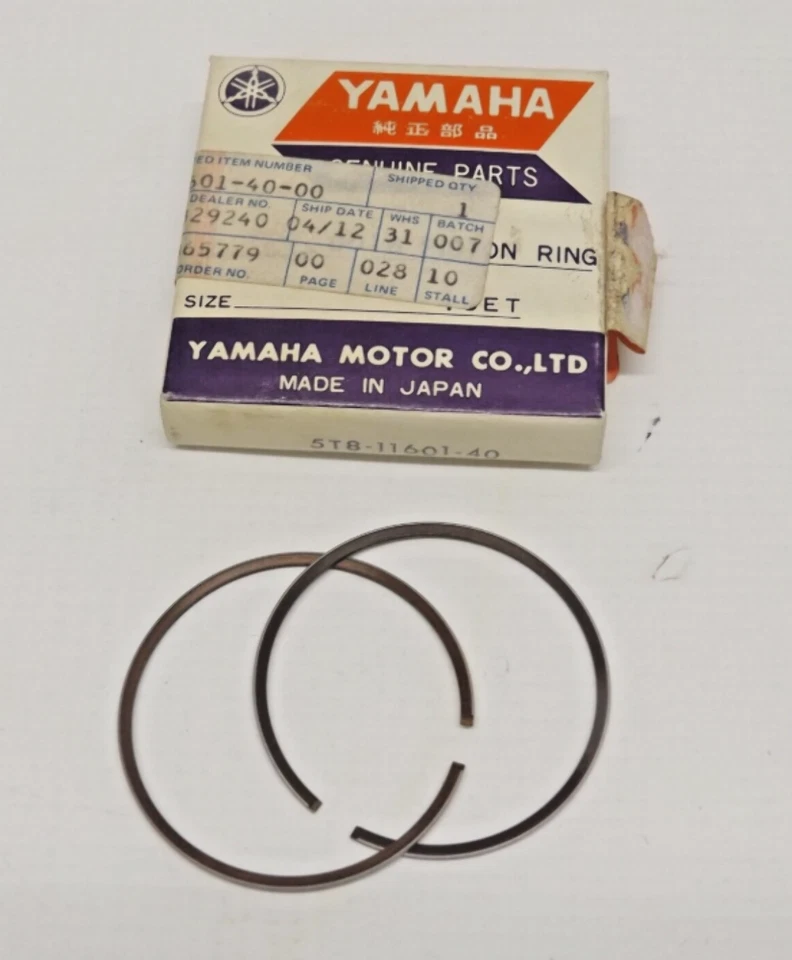 Yamaha YZ80 1974-1982 OEM 1,00 mm gran tamaño cuarto sobre anillos de pistón 5T8-11601-40 Foto 1 de 1
