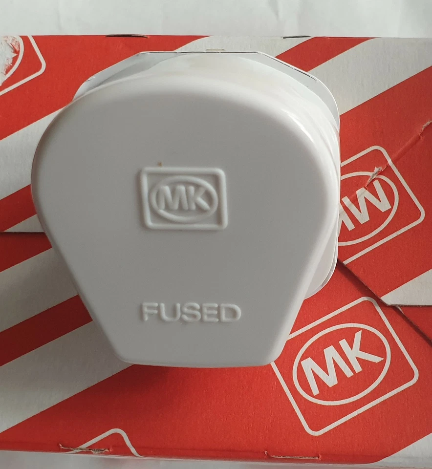 MK 646WHI PLUG, SAFETY, 13A, WHITE
