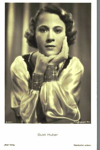 Gusti Huber * Original Ross Postcard Postcard * No. 7476 b