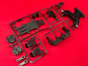 TAMIYA HORNET EVO PARTS E skid plate wheel adapters chassis parts 9007703 - Picture 1 of 3