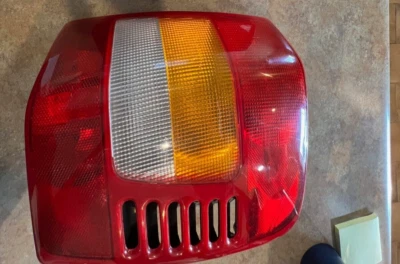 2001 Jeep Grand Cherokee Right Rear Tail Light - Image 1 of 4